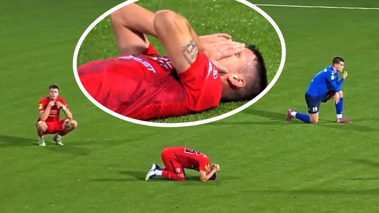 Teknik direktör maç esnasında hayatını kaybetti! Futbolcular gözyaşlarına boğuldu