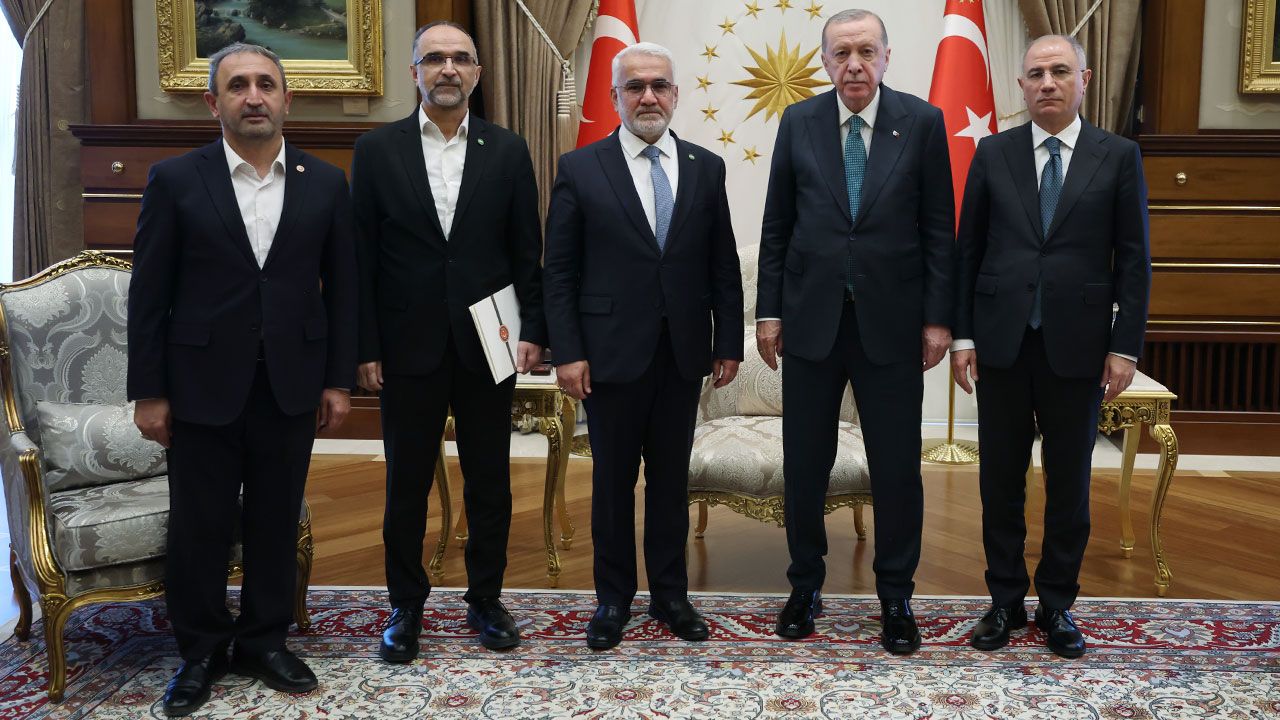 Cumhurbaşkanı Erdoğan, HÜDAPAR Genel Başkanı Yapıcıoğlu'nu kabul etti