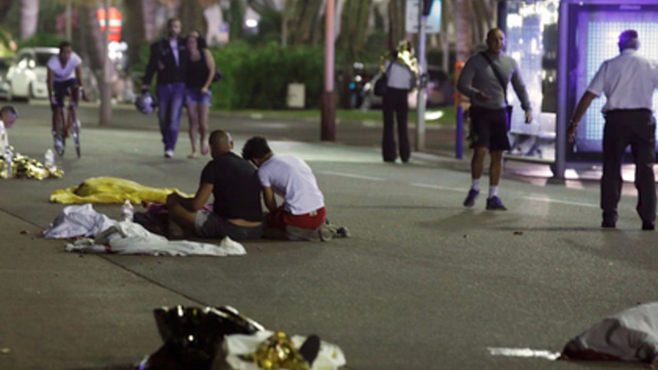 Fransa’da dehşet! Sürücü aracını yayaların üzerine sürdü: 10 yaralı var