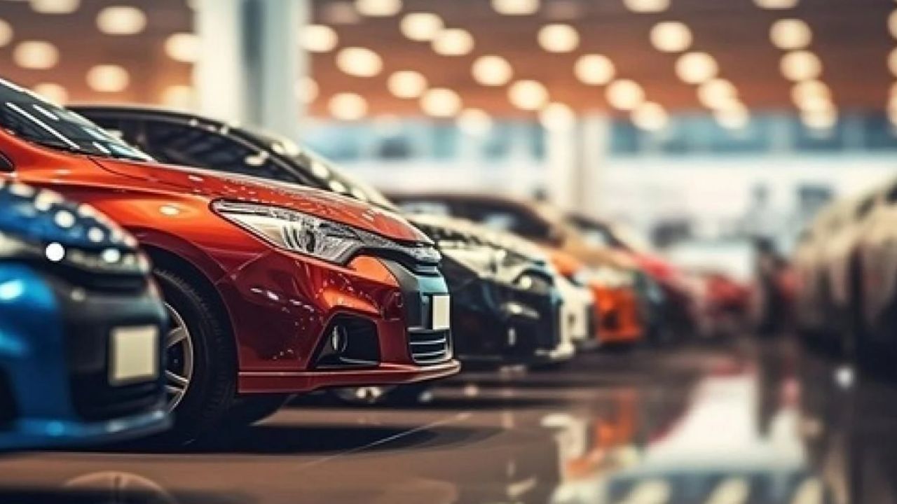 Otomotiv satışları 10 ayda 1 milyon barajını geçti! Hibrit ve elektrikli modeller yükselişte
