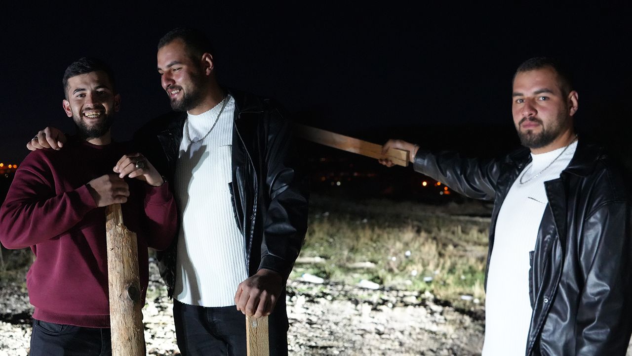 Atlarına bakmaya gitmişlerdi! Gece yarısı gördükleri karşısında donakaldılar