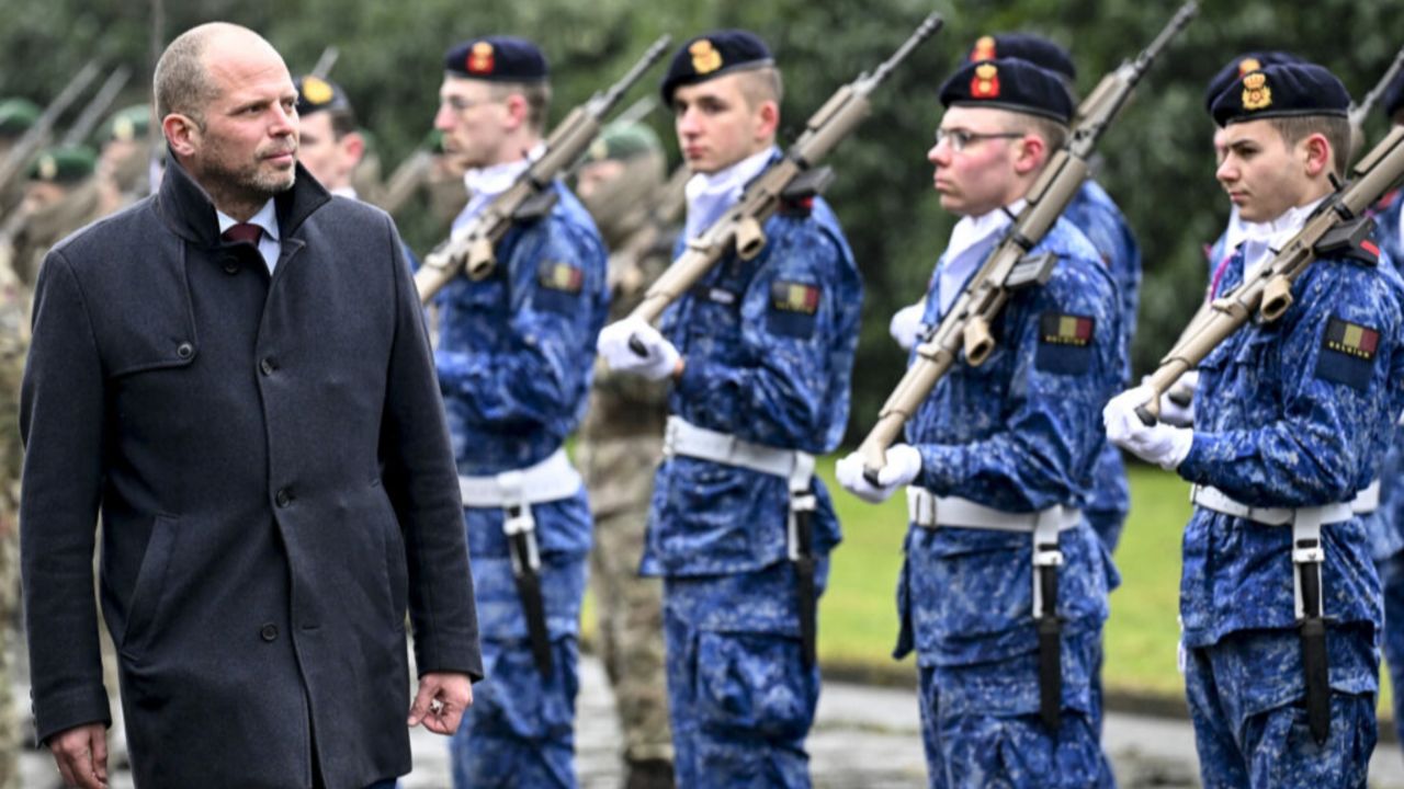 Rus tehdidine karşı Avrupa’dan sürpriz karar! 17 yaşındakilere orduya katıl çağrısı yapıldı