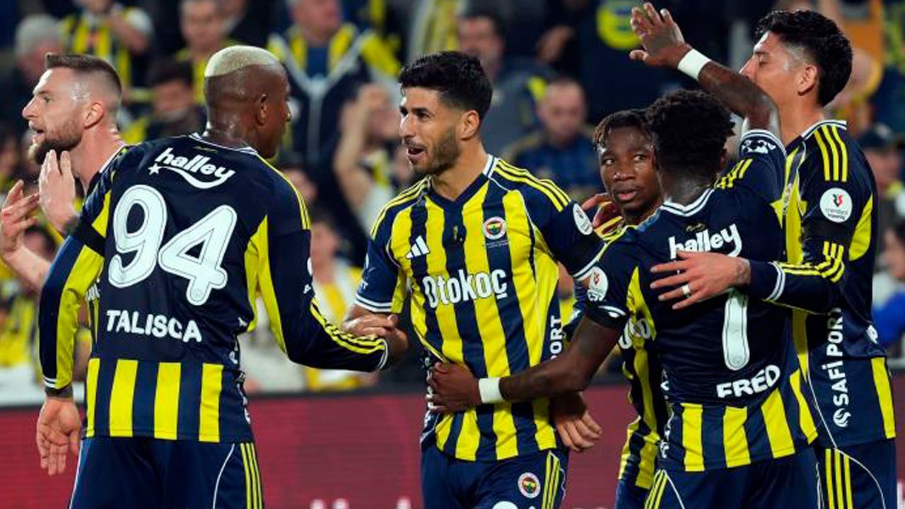 Fenerbahçe'den 4'te 4! Lider kaybetti, Süper Lig'de namağlup tek takım kaldı