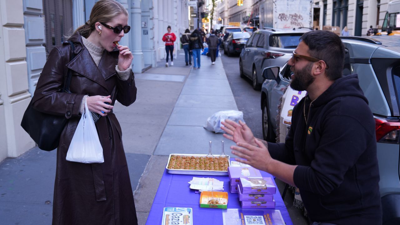 Gaziantep'ten getirtiyor, ABD sokaklarında satıyor! 'Tüm zamanların en iyisi', lezzeti ağlatıyor...