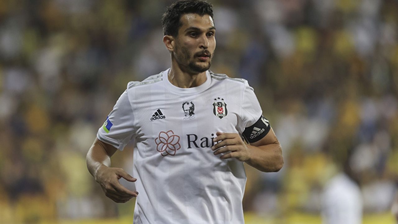 Beşiktaşlı oyuncu Necip Uysal'dan suç duyurusu! 'TC Kimlik Numaramı kopyalamışlar'