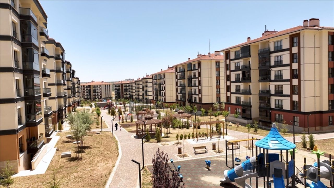 İzmir'de yeni TOKİ evleri nerede yapılacak? İlçe dağılımı açıklandı