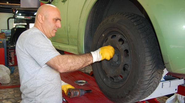 Kar lastiği satışları patladı görseli