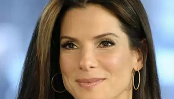 Sandra Bullock parti yolunda görseli
