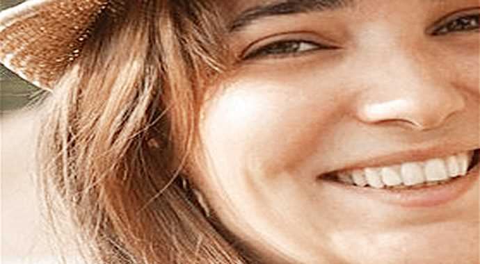 Ünlü sunucu Caroline Corvalan vahşice öldürüldü görseli