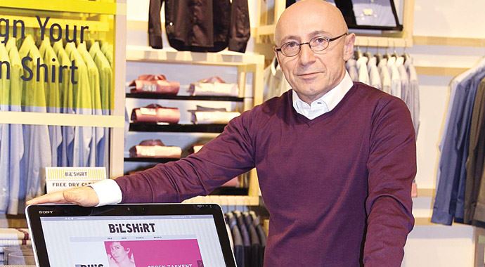 Mağazada sanal giyimi başlattı sıra Londra'da görseli