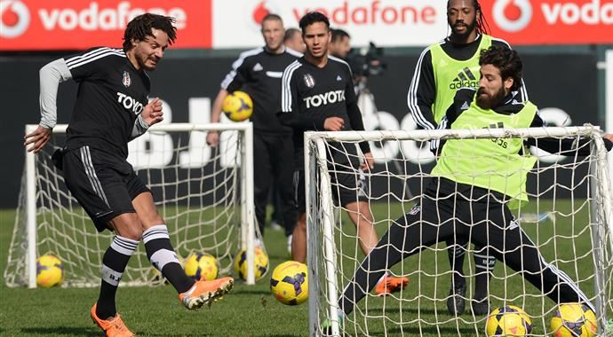 Beşiktaş'ta derbi öncesi Jermain Jones müjdesi görseli