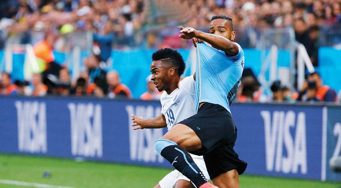 Bir Suarez yapımı! Uruguay, İngiltere'yi yenerek kupaya tutundu görseli