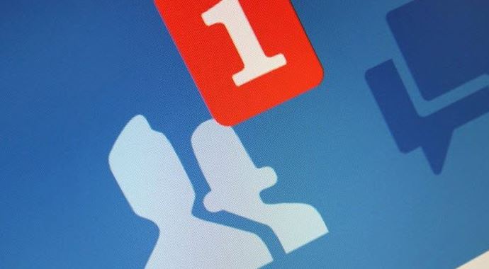 Facebook'ta otomatik oynayan videoları durdurmanın yolu görseli