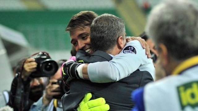Galatasaraylı futbolcular, Hamza Hamzaoğlu'na başarılar diledi görseli