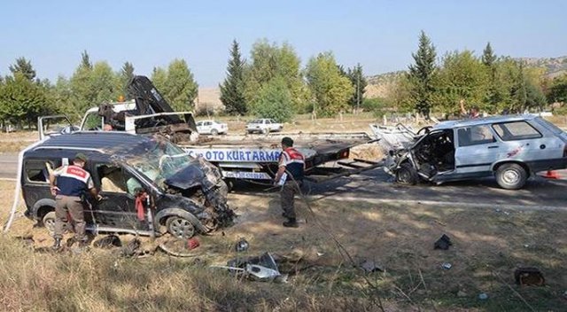 Trafik kazalarında ölü sayısı artıyor! görseli