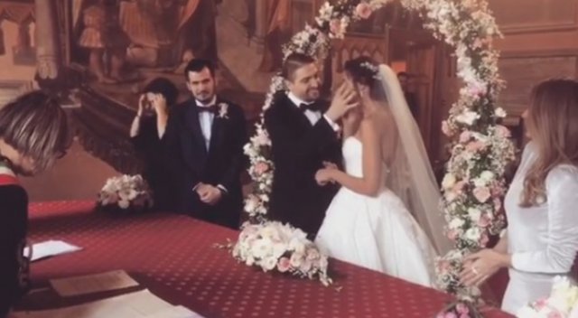 Caner Erkin ve Şükran Ovalı evlendi görseli