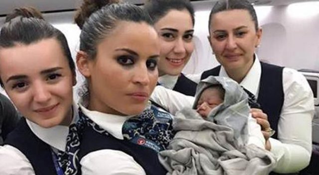 13 bin metre yüksekte THY uçağında doğdu görseli