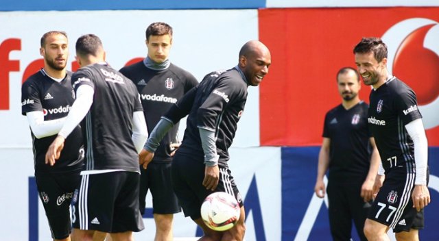 Beşiktaş’ta Lyon maçı hazırlıkları başladı görseli
