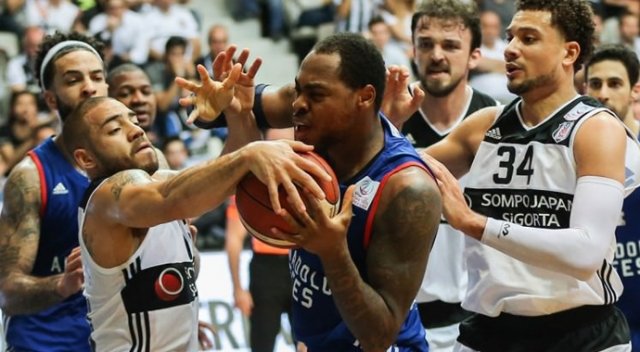 Beşiktaş Anadolu Efes'e fark attı! Avantajı kaptı... görseli