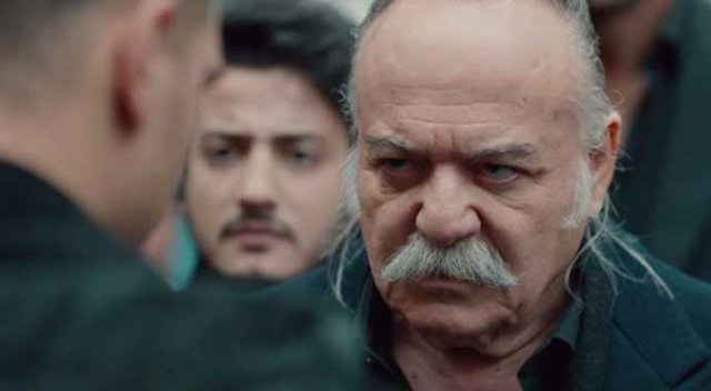 İçerde'de Celal Baba her yeri yakıp yıkıyor görseli