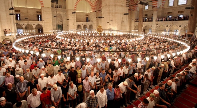 İşte il il bayram namazı saatleri... görseli
