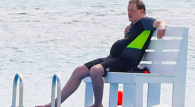 Brendan Fraser tanınmaz halde görseli