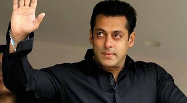 Ünlü Bollywood aktörüne 2 yıl hapis cezası verildi görseli