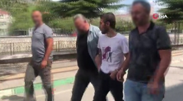 Annesini 50 yerinden bıçaklayarak öldürdü görseli