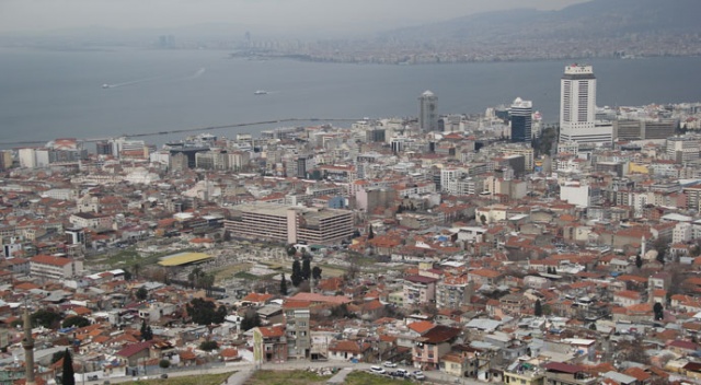 'İzmir'den 13 aktif fay geçiyor' dedi ve uyardı: 'İzmir depreme hazırlıklı değil' görseli