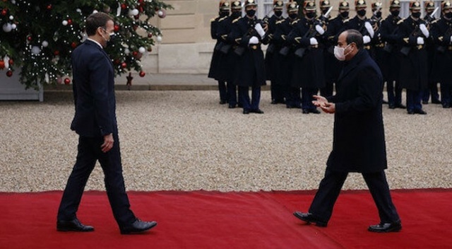 Independent: Macron, Fransız silah endüstrisinin sadık müşterisi Sisi'yi ödüllendirdi görseli