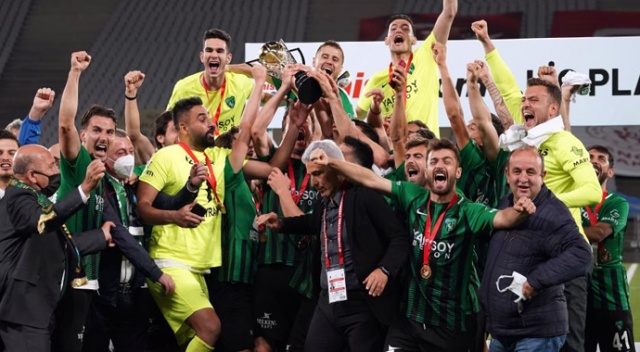Kocaelispor, kupasını aldı görseli