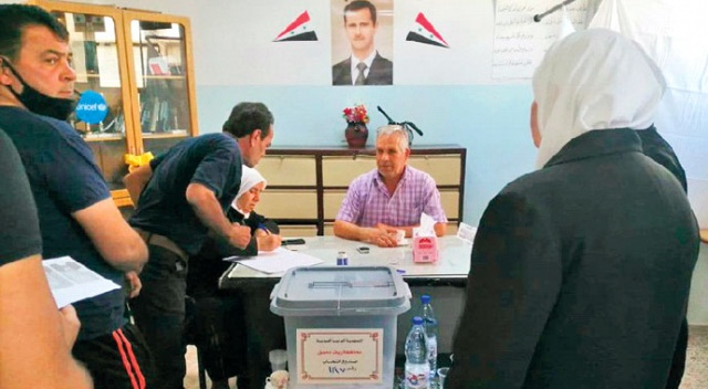 PKK'ya Suriye'de seçim yaptıracaklar görseli