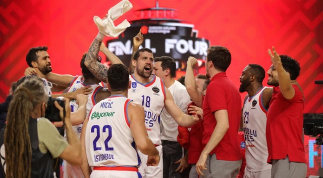 Şampiyon olan Anadolu Efes'e tebrik mesajları görseli