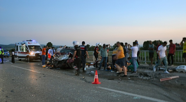 Çanakkale'de feci kaza: Çok sayıda ölü ve yaralı var görseli