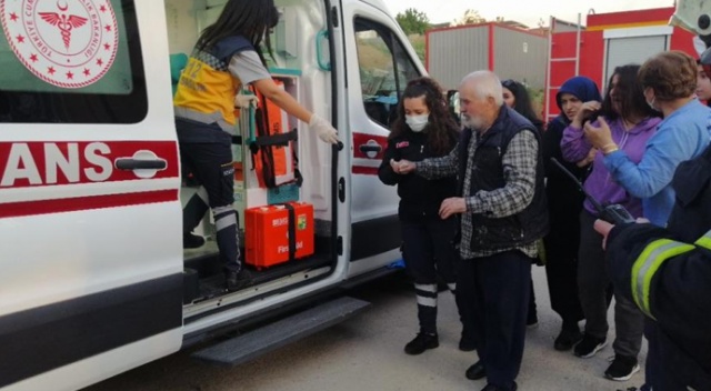 Yaşlı adam yangından zor kurtarıldı görseli