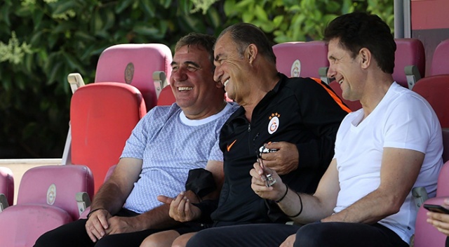 Hagi ve Popescu Galatasaray idmanında görseli