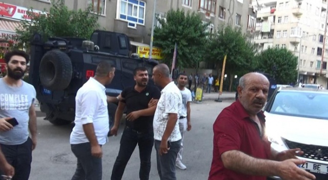 Husumetliler sokakta çatıştı: Yaralılar ve çok sayıda gözaltı var görseli