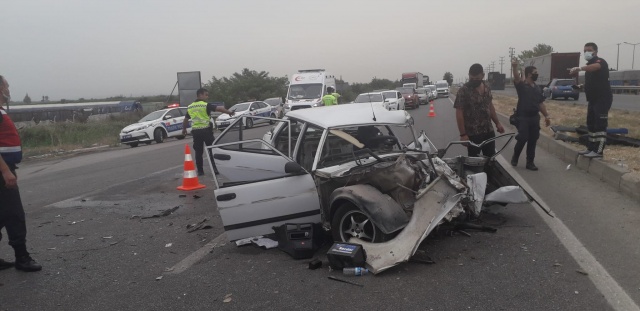 Bursa'da feci kaza! otomobilin yarısı yok oldu: Ölü ve yaralılar var görseli