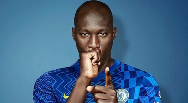 Chelsea, eski futbolcusu Lukaku'yu rekor fiyatla geri aldı görseli