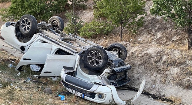 Hatalı sollama zincirleme kazaya sebep oldu, ölü ve yaralılar var görseli