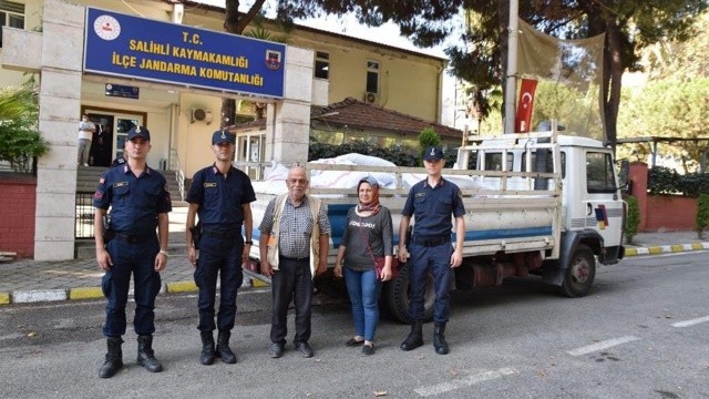 Dolandırıcılara 64 ton üzüm kaptırdılar görseli