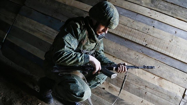 Donbas'ta bir Ukrayna askeri hayatını kaybetti görseli