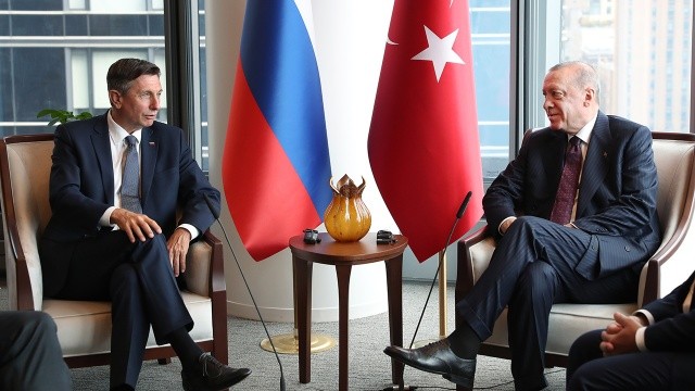 Erdoğan, Slovenya Cumhurbaşkanı Borut Pahor ile bir araya geldi görseli