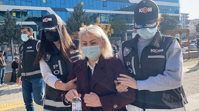 Doçentlik belgesi sahte çıkan öğretim üyesi tutuklandı görseli