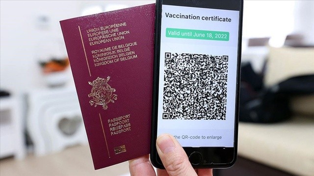 Galler’de aşı pasaportu mecburi oldu görseli