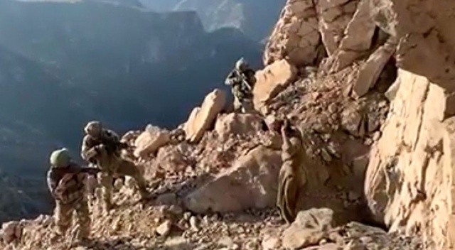 Irak'ın kuzeyinde 4 PKK'lı teslim oldu görseli