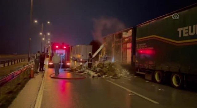 Kapıkule Sınır Kapısı yolunda tır yandı, trafik felç oldu görseli