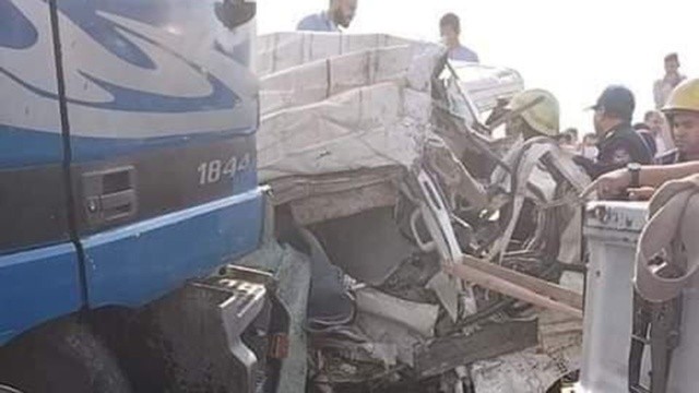 Mısır'da meydana gelen trafik kazasında 19 kişi hayatını kaybetti görseli