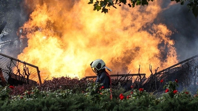 MTA yerleşkesinde patlama: Bölgeye çok sayıda itfaiye ekibi sevk edildi görseli