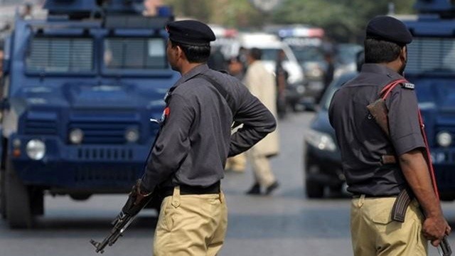 Pakistan’da petrol istasyonunda patlama: 4 ölü görseli
